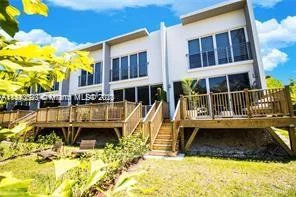 2453 NE 135th St # 2453, North Miami FL 33181