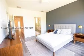 2453 NE 135th St # 2453, North Miami FL 33181