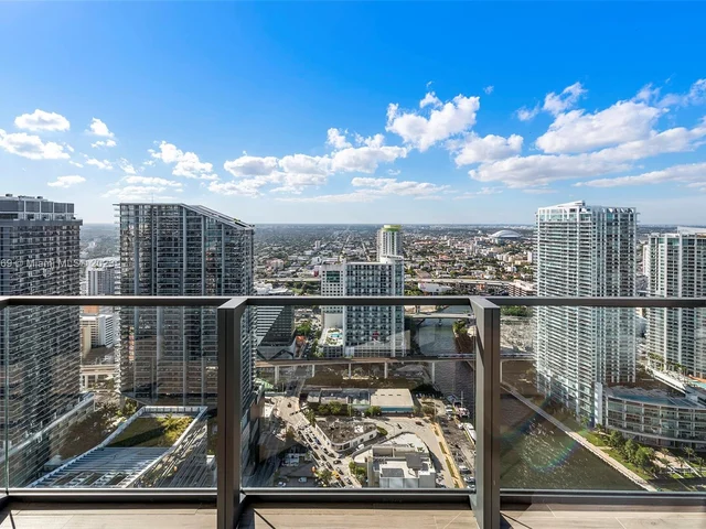 68 SE 6th Street, Miami FL 33131