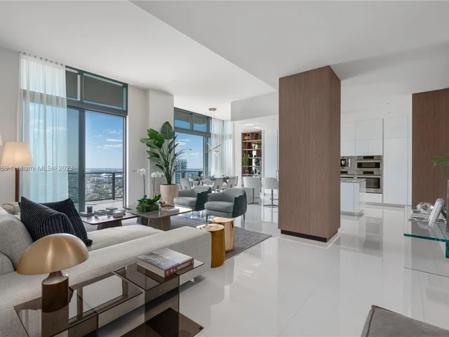 68 SE 6th Street, Miami FL 33131