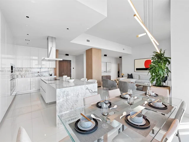 68 SE 6th Street, Miami FL 33131