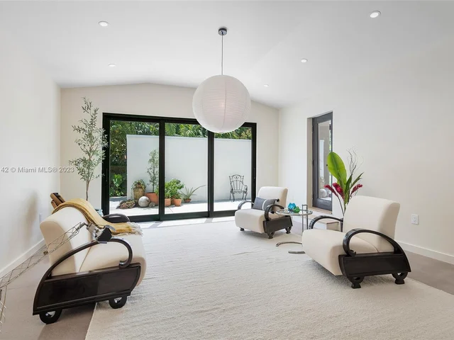 634 NE 56 ST, Miami FL 33137