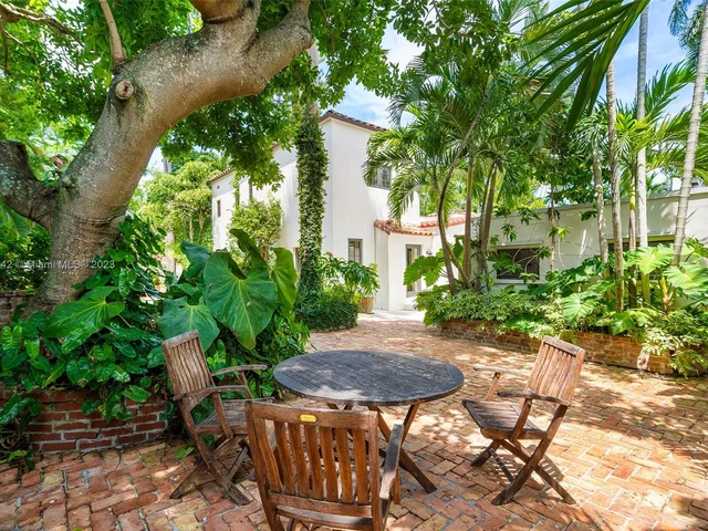 634 NE 56 ST, Miami FL 33137