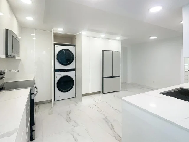 1912 S Ocean Dr # 11D, Hallandale Beach FL 33009