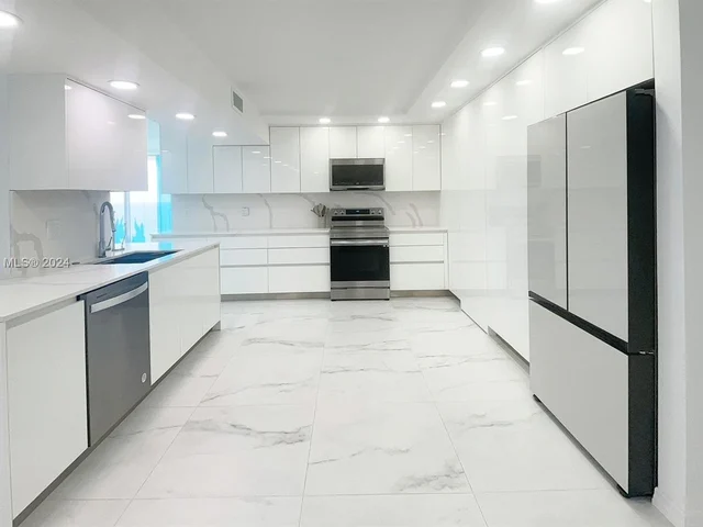 1912 S Ocean Dr # 11D, Hallandale Beach FL 33009