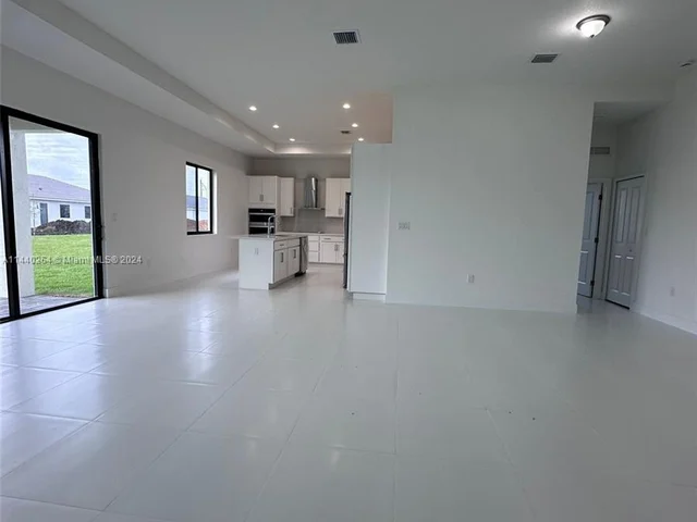 15604 SW 158 te, Miami FL 33187