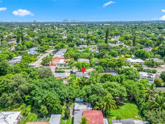 45 NW 127th St, North Miami FL 33168