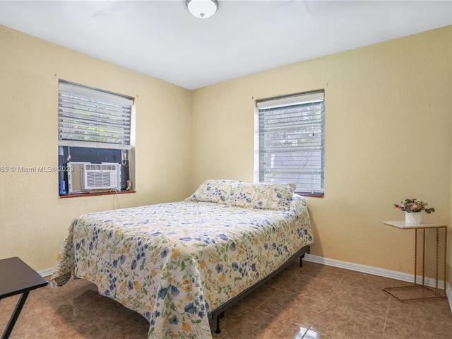 45 NW 127th St, North Miami FL 33168