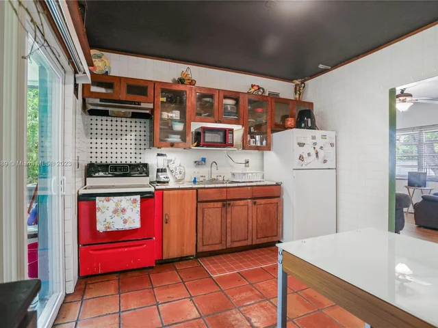 45 NW 127th St, North Miami FL 33168