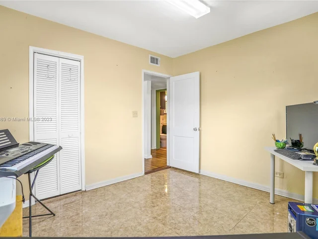 45 NW 127th St, North Miami FL 33168