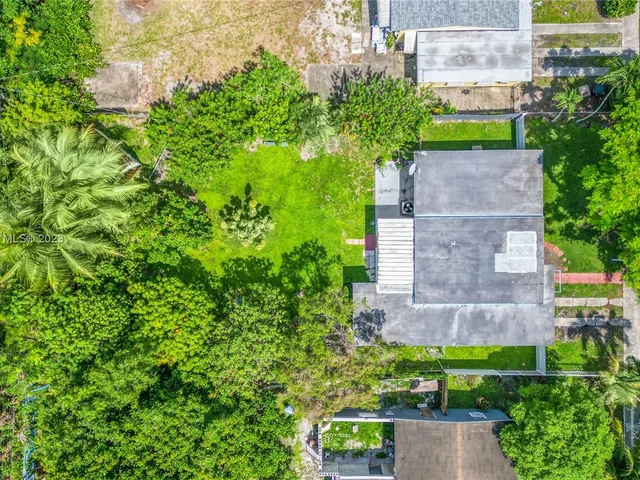 45 NW 127th St, North Miami FL 33168