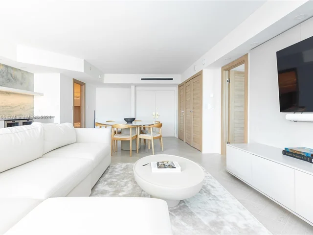 9 Island Ave # 2210, Miami Beach FL 33139