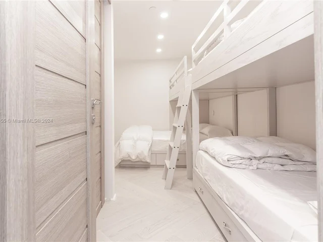 9 Island Ave # 2210, Miami Beach FL 33139