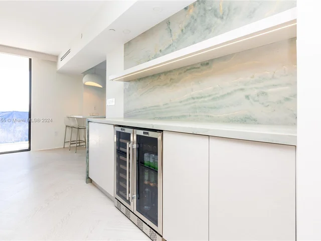 9 Island Ave # 2210, Miami Beach FL 33139