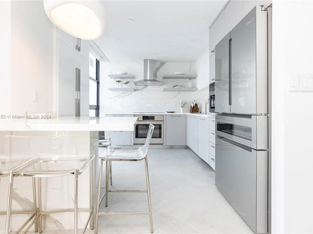 9 Island Ave # 2210, Miami Beach FL 33139