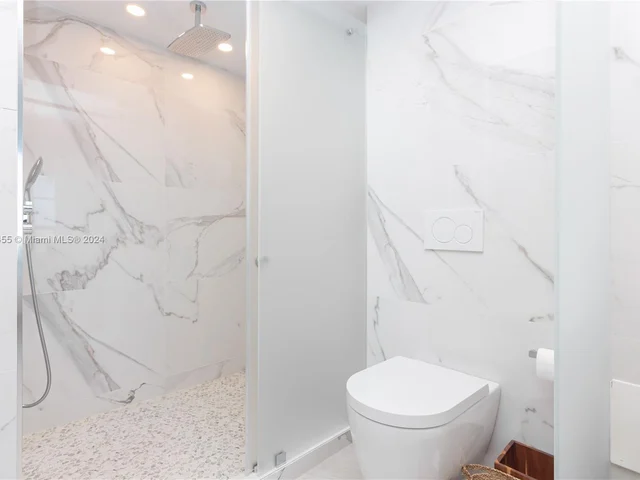 9 Island Ave # 2210, Miami Beach FL 33139