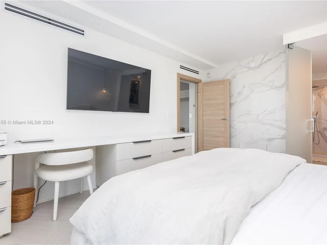 9 Island Ave # 2210, Miami Beach FL 33139