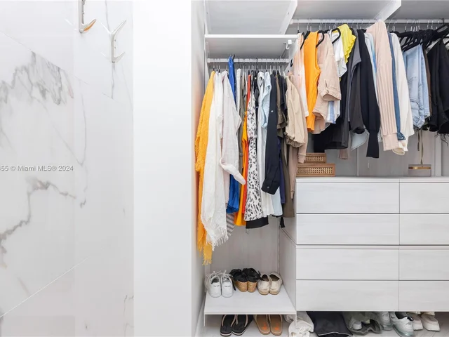 9 Island Ave # 2210, Miami Beach FL 33139