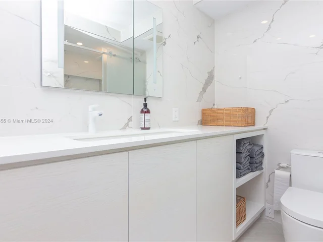 9 Island Ave # 2210, Miami Beach FL 33139