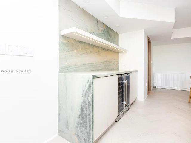 9 Island Ave # 2210, Miami Beach FL 33139