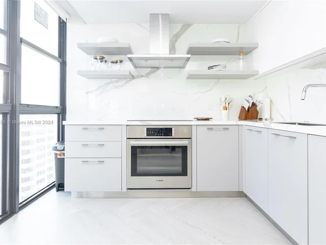 9 Island Ave # 2210, Miami Beach FL 33139