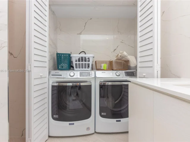 9 Island Ave # 2210, Miami Beach FL 33139