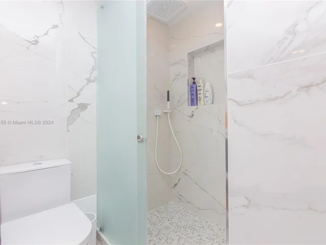 9 Island Ave # 2210, Miami Beach FL 33139