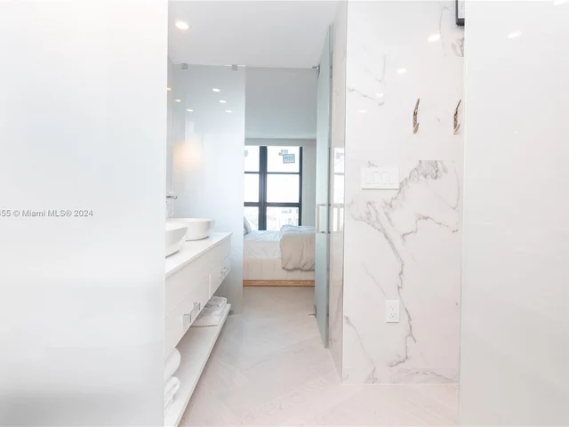 9 Island Ave # 2210, Miami Beach FL 33139