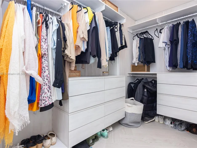 9 Island Ave # 2210, Miami Beach FL 33139