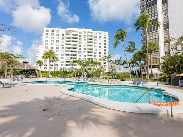 9 Island Ave # 2210, Miami Beach FL 33139