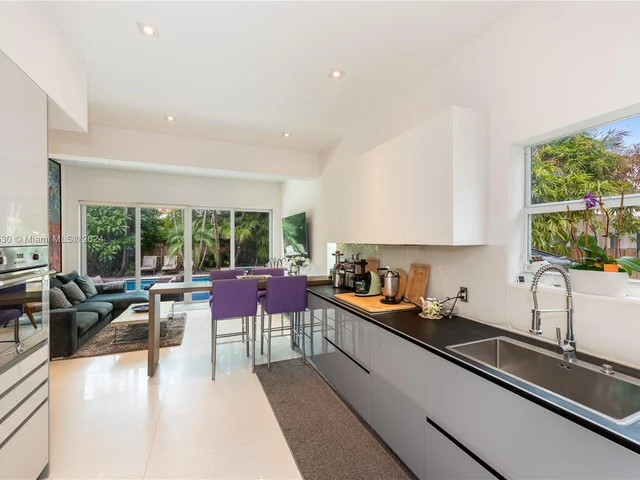 5828 Pine Tree Dr, Miami Beach FL 33140