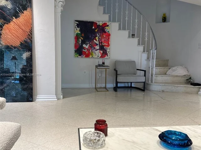 5828 Pine Tree Dr, Miami Beach FL 33140