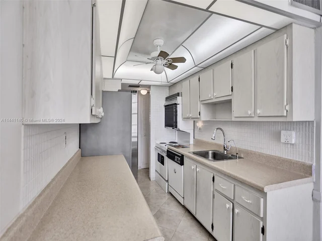 231 174th St # 1816, Sunny Isles Beach FL 33160