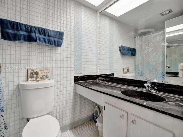 231 174th St # 1816, Sunny Isles Beach FL 33160