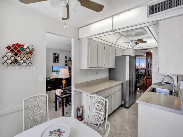 231 174th St # 1816, Sunny Isles Beach FL 33160