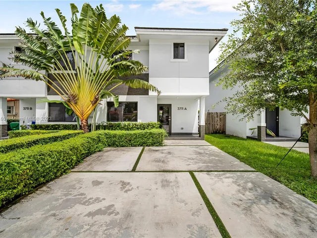 3711 SW 88th Pl # A, Miami FL 33165