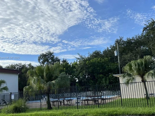 5387 SW 40th Ave # 103, Dania Beach FL 33314