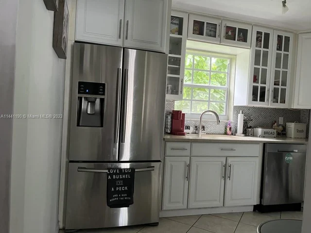 5387 SW 40th Ave # 103, Dania Beach FL 33314