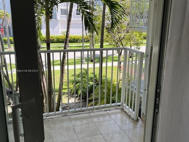 240 Galen Dr # 205, Key Biscayne FL 33149