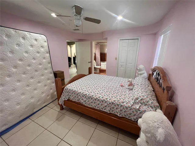 1720 SW 92nd Ct, Miami FL 33165