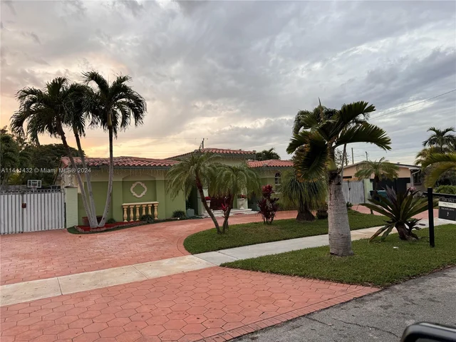 1720 SW 92nd Ct, Miami FL 33165