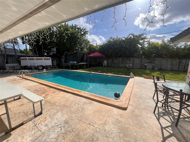 1720 SW 92nd Ct, Miami FL 33165