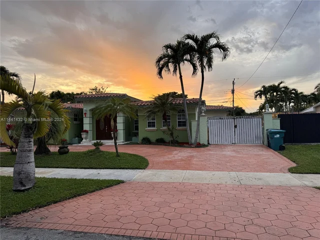 1720 SW 92nd Ct, Miami FL 33165
