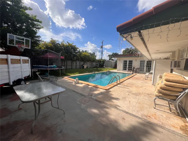 1720 SW 92nd Ct, Miami FL 33165