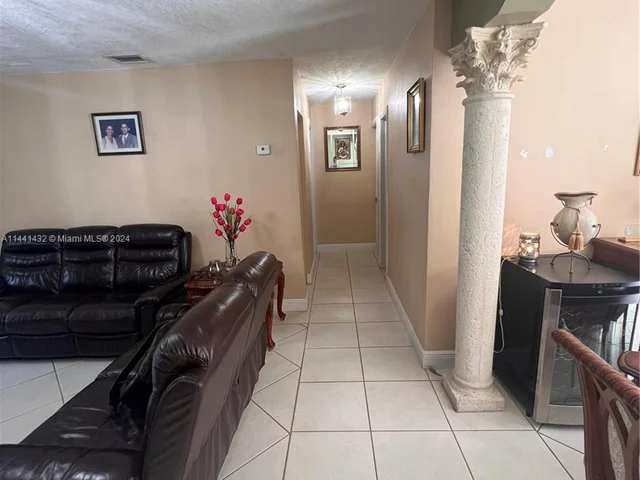 1720 SW 92nd Ct, Miami FL 33165