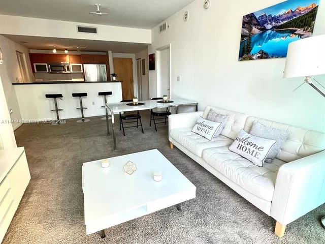 253 NE 2nd St # 910, Miami FL 33132