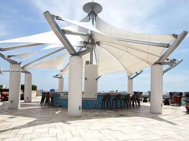 253 NE 2nd St # 910, Miami FL 33132