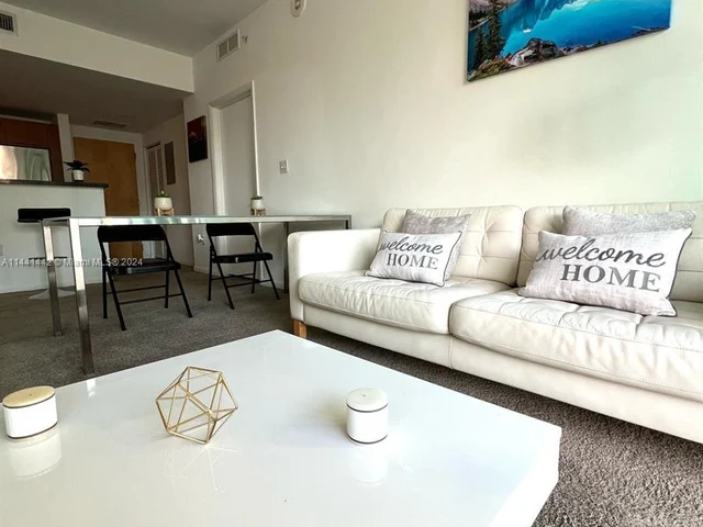 253 NE 2nd St # 910, Miami FL 33132