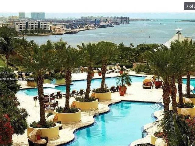 253 NE 2nd St # 910, Miami FL 33132