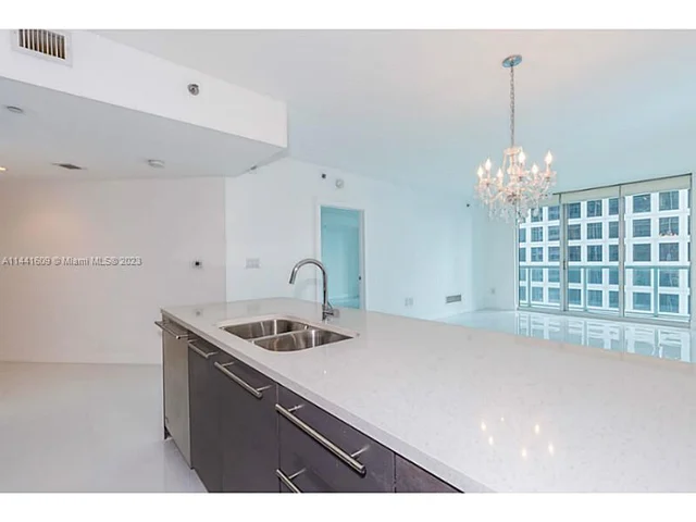 500 BRICKELL AV # 2910, Miami FL 33131